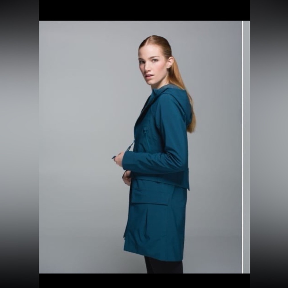 Lululemon rain or shine jacket size 4